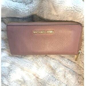 Michael Kors Jet Set Large Three Quarter Zip Leather Wallet - Dusty Rose
